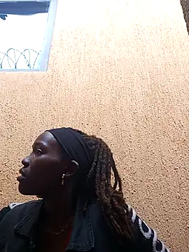 Swirly blac online show from 12.21.25