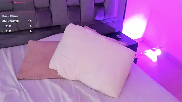 Chloe evans   online show from 02.11.25