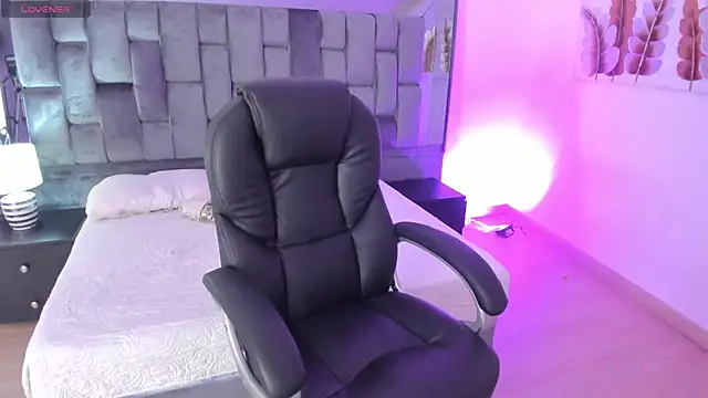 Chloe evans   online show from 02.13.25