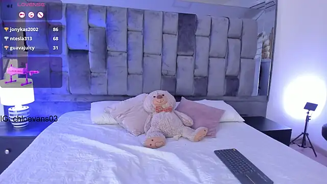 Chloe evans   online show from 02.19.25