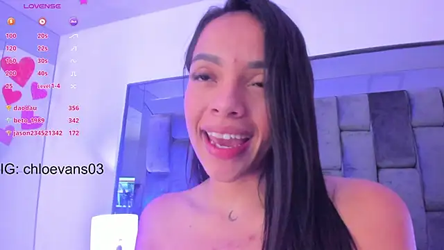 Chloe evans   online show from 03.20.25