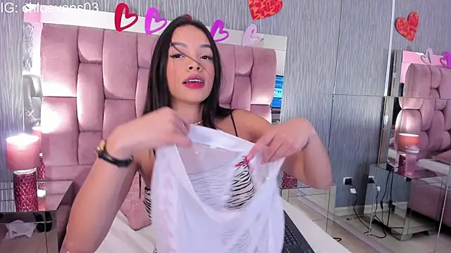 Chloe evans   online show from 10.08.25