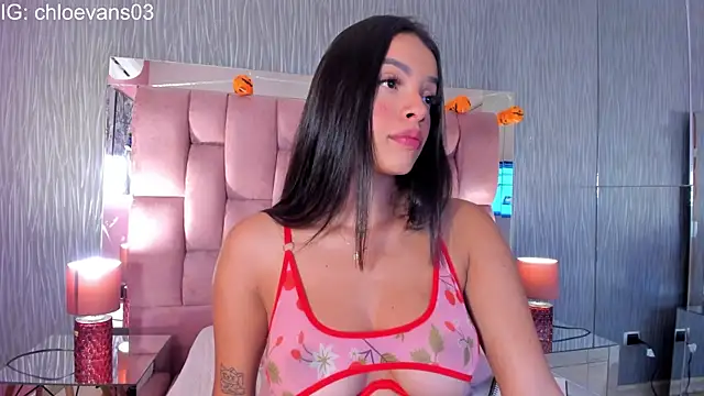 Chloe evans   online show from 11.06.25