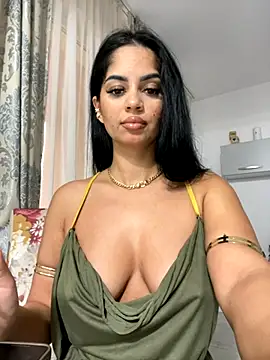  adelle online show from 11.28.25