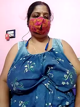 Snapshot of Kayra_34 chatting on 10.19.25 Kayra 34 online show from 10.19.25