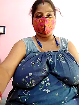 Snapshot of Kayra_34 chatting on 10.28.25 Kayra 34 online show from 10.28.25