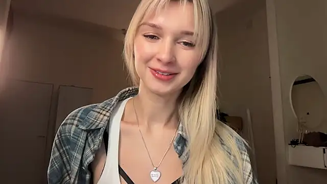 Snapshot of hereandnows_ chatting on 01.16.26 hereandnows online show from 01.16.26