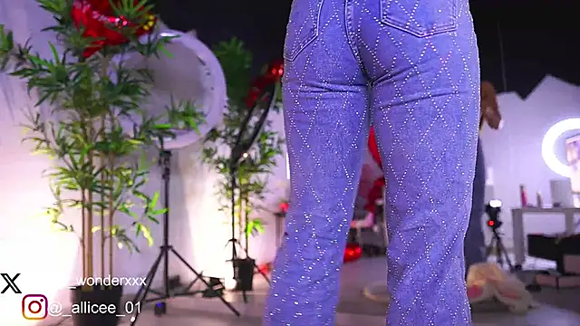 VanessaSimon online show from 02.16.25