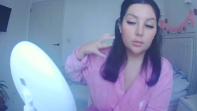 magical mia online show from 12.19.25