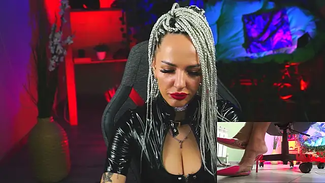 MonicaMaxwel online show from 02.10.25