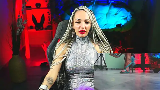 MonicaMaxwel online show from 02.20.25