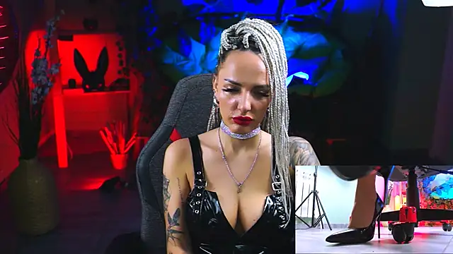 MonicaMaxwel online show from 02.23.25