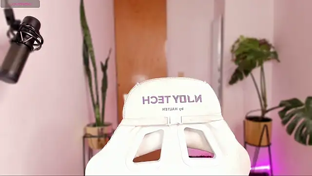 Gingerdoll   online show from 01.26.25