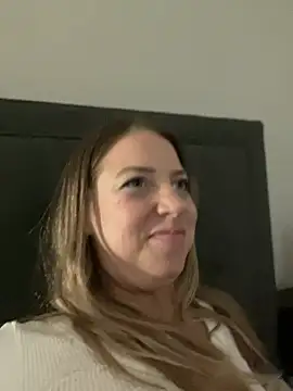 molly witha chance online show from 02.16.25