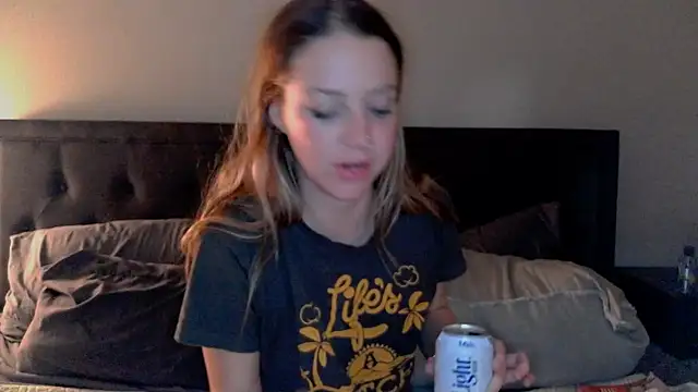 molly witha chance online show from 02.22.25