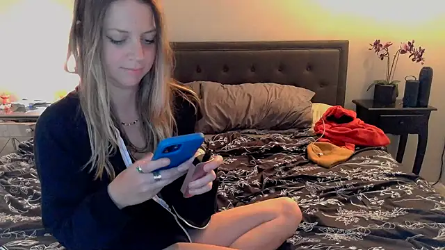 molly witha chance online show from 03.02.25