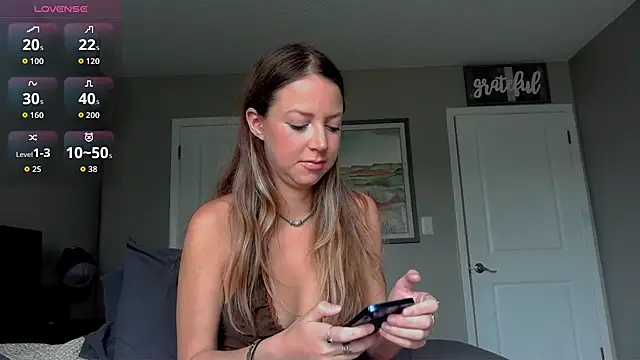 molly witha chance online show from 11.06.25