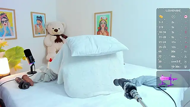 jasminnee  online show from 10.02.25