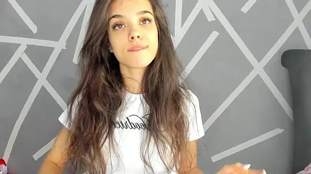 Snapshot of BabyAylin chatting on 12.18.24 BabyAylin online show from 12.18.24