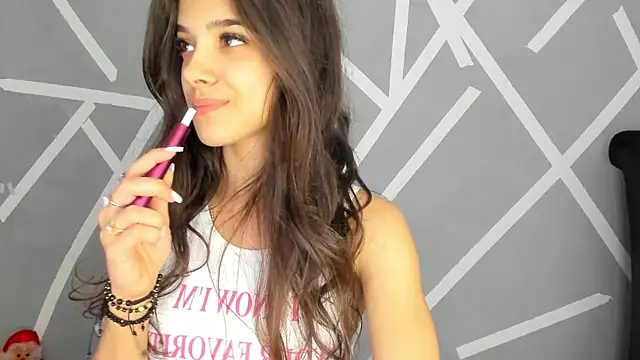 Snapshot of BabyAylin chatting on 12.30.24 BabyAylin online show from 12.30.24