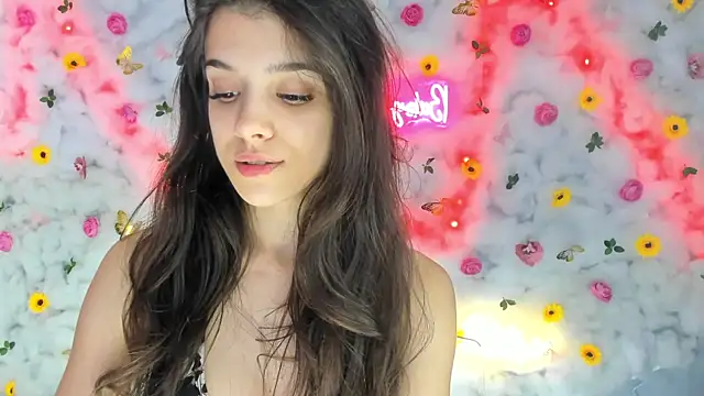 Snapshot of BabyAylin chatting on 01.14.25 BabyAylin online show from 01.14.25