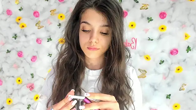 Snapshot of BabyAylin chatting on 03.19.25 BabyAylin online show from 03.19.25