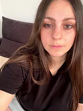 Loella-Rose online show from 12.14.25