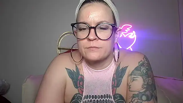 quinnmariexo online show from 01.17.26