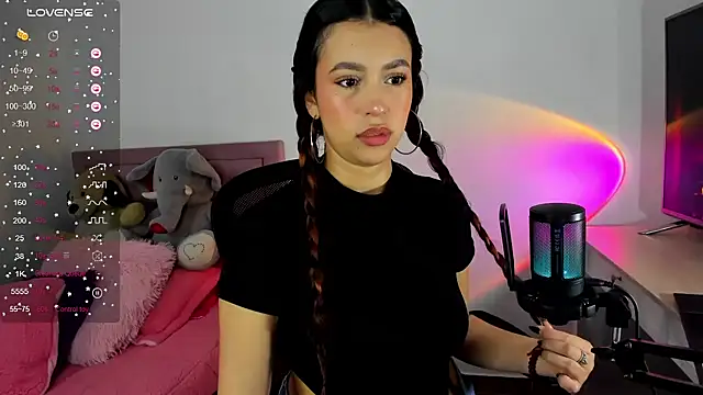 Snapshot of youpinkgirl_ chatting on 01.20.25 youpinkgirl online show from 01.20.25