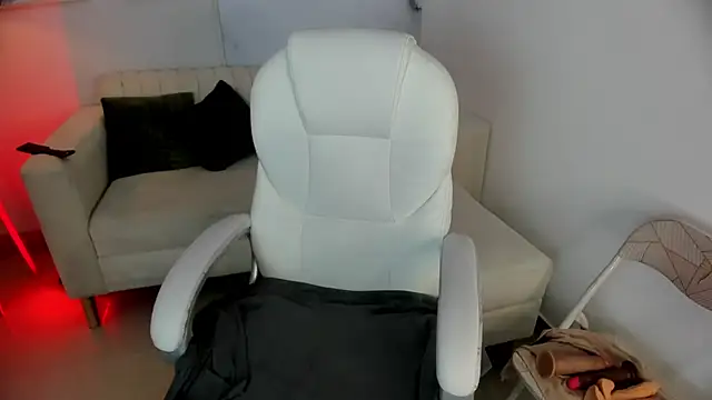 Snapshot of youpinkgirl_ chatting on 09.11.25 youpinkgirl online show from 09.11.25