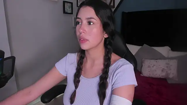 Snapshot of youpinkgirl_ chatting on 10.02.25 youpinkgirl online show from 10.02.25