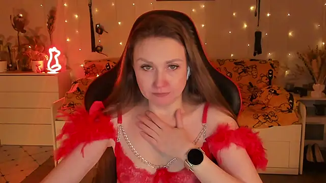 desperatehousewife   online show from 11.10.25