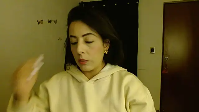 ella peck online show from 06.10.26