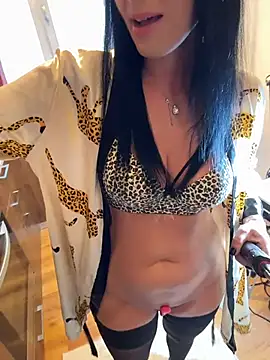 Hotmomcheckk  online show from 11.04.25