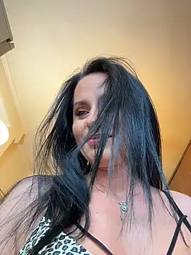 Hotmomcheckk  online show from 11.12.25