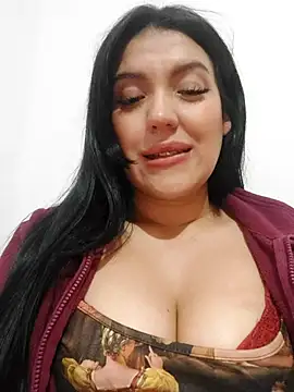 Sophie-hatter online show from 02.23.25