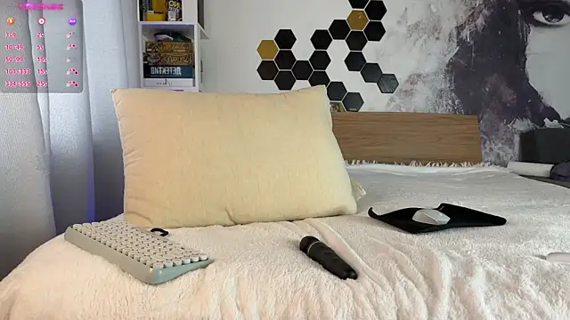 LinaWitch online show from 03.23.25