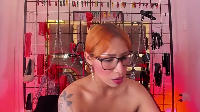 Snapshot of charrlotte_quinn chatting on 03.03.25 charrlotte quinn online show from 03.03.25