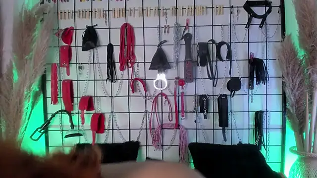 Snapshot of charrlotte_quinn chatting on 03.19.25 charrlotte quinn online show from 03.19.25