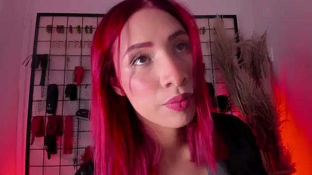 Snapshot of charrlotte_quinn chatting on 10.09.25 charrlotte quinn online show from 10.09.25