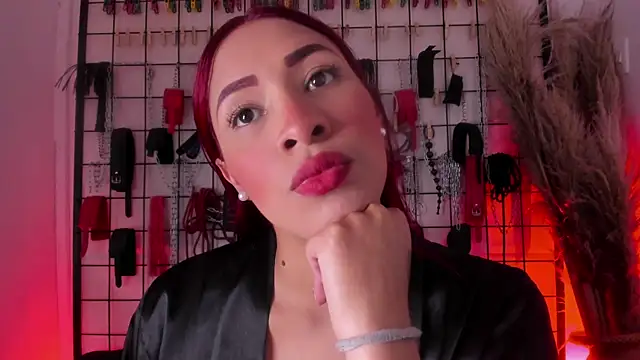 Snapshot of charrlotte_quinn chatting on 10.12.25 charrlotte quinn online show from 10.12.25