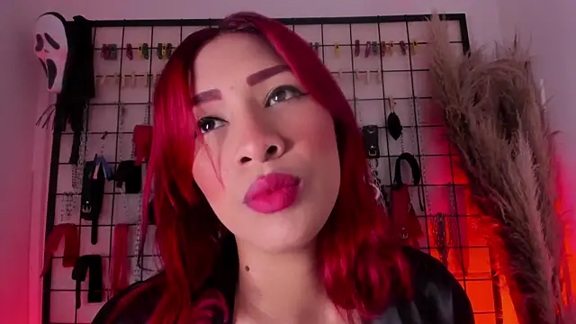 Snapshot of charrlotte_quinn chatting on 11.03.25 charrlotte quinn online show from 11.03.25