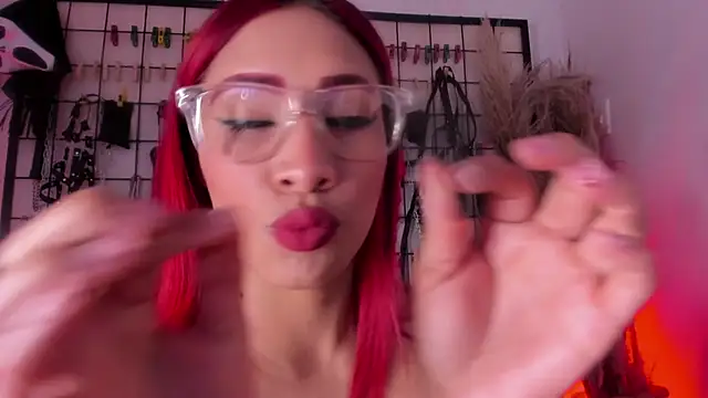 Snapshot of charrlotte_quinn chatting on 12.05.25 charrlotte quinn online show from 12.05.25