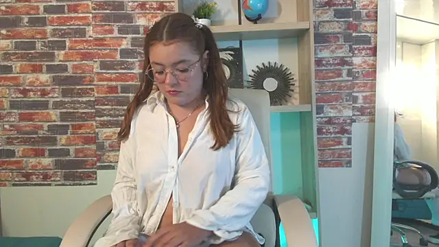 maddy066 online show from 11.19.25