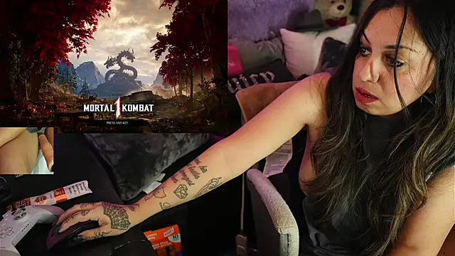 Snapshot of IndiaBlaze chatting on 09.28.25 IndiaBlaze online show from 09.28.25