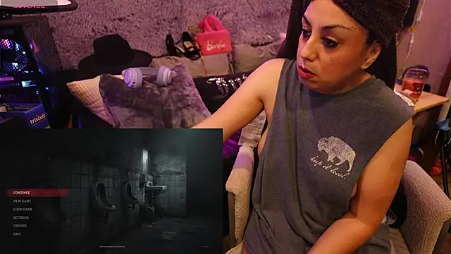 Snapshot of IndiaBlaze chatting on 10.17.25 IndiaBlaze online show from 10.17.25