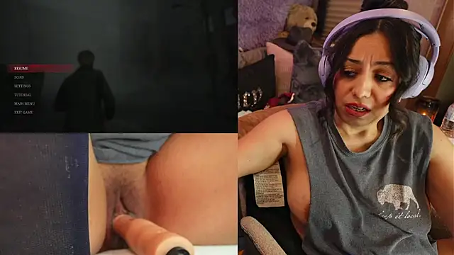 Snapshot of IndiaBlaze chatting on 11.29.25 IndiaBlaze online show from 11.29.25