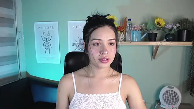 Snapshot of MiaaRose chatting on 11.14.25 MiaaRose online show from 11.14.25