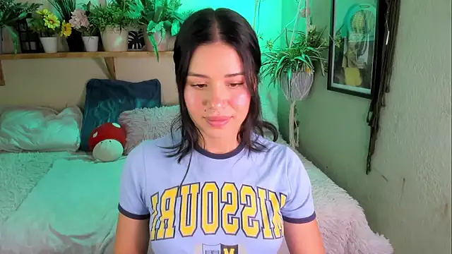 Snapshot of MiaaRose chatting on 11.25.25 MiaaRose online show from 11.25.25