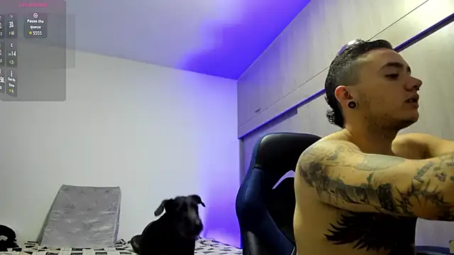 Snapshot of male_pussy chatting on 11.14.25 male pussy online show from 11.14.25